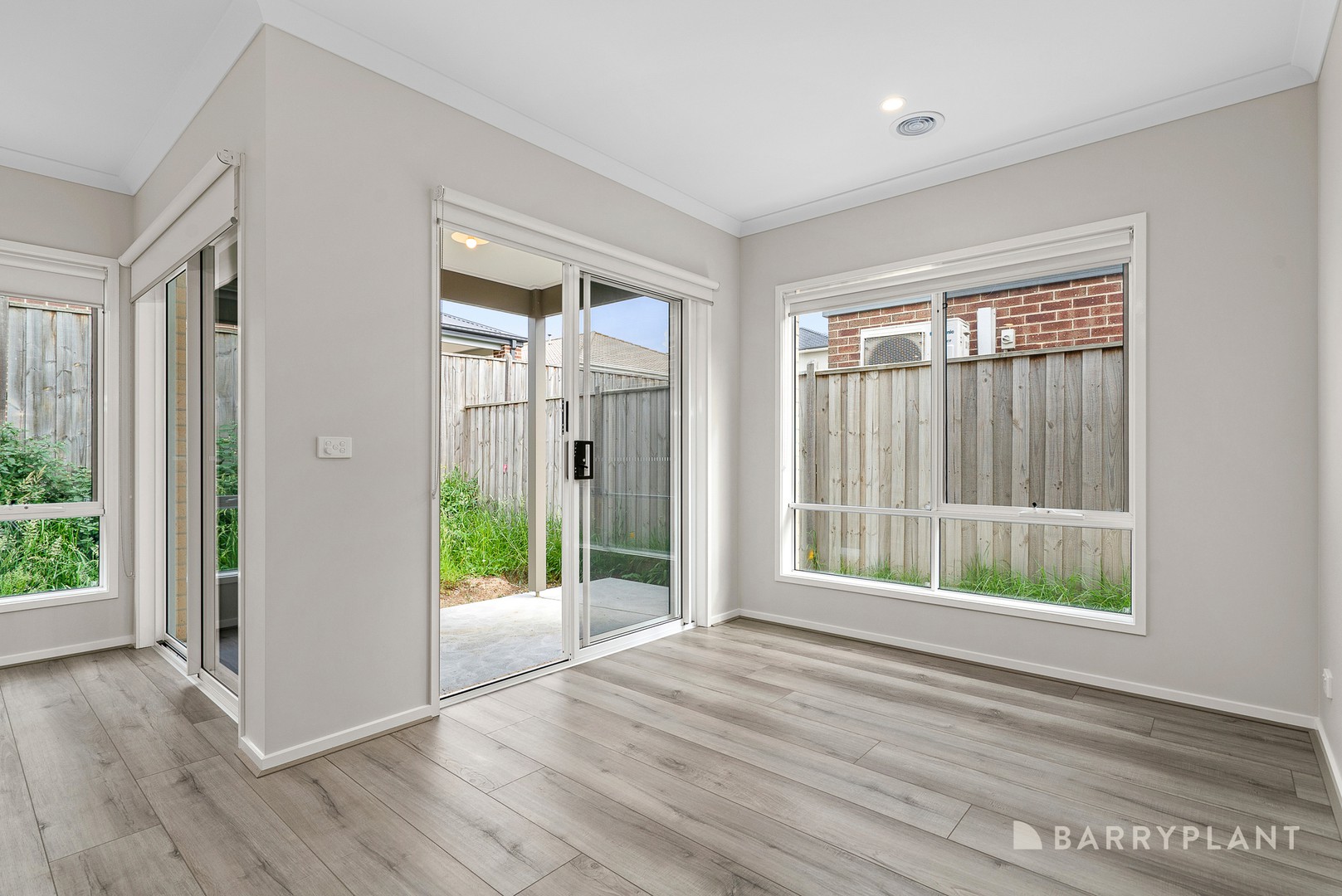 5 Elsey Way, Clyde North, VIC 3978, Clyde North - Thumbnail 4