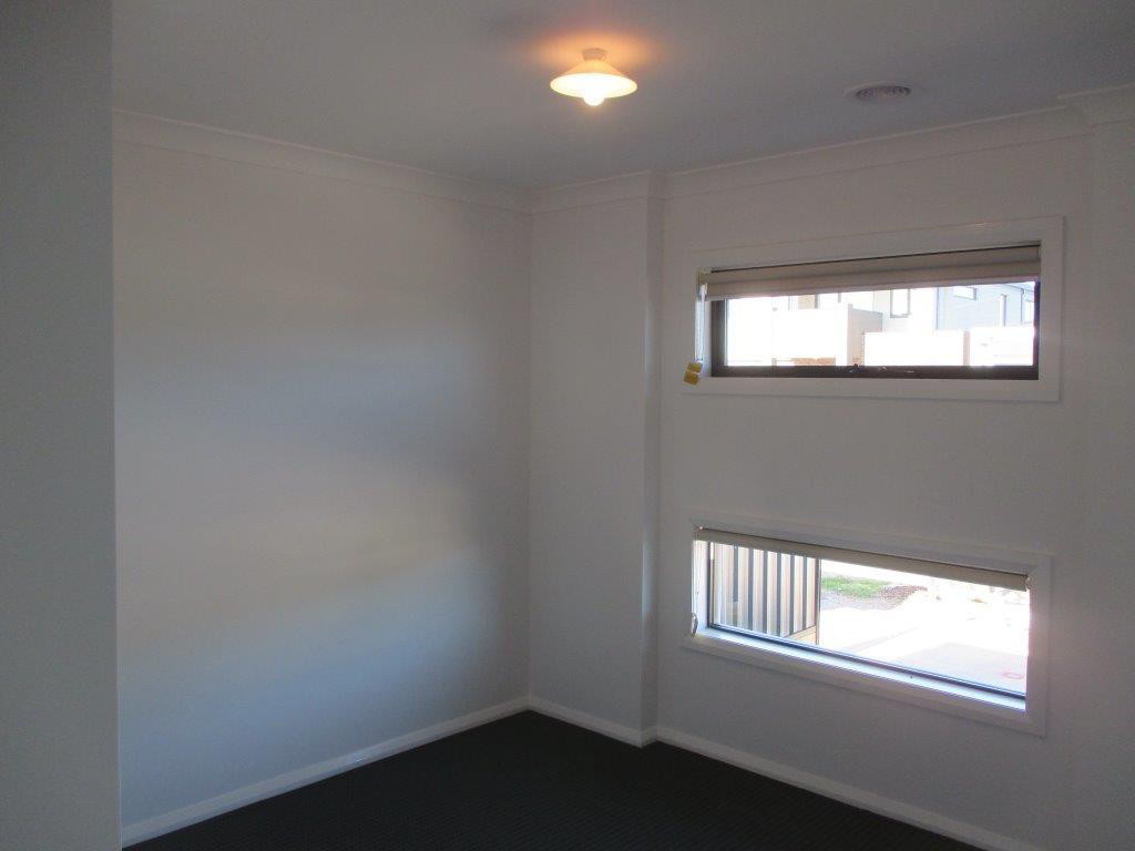 5 Elsham Grove, Truganina, VIC 3029 - Thumbnail 2 - 27/03/2026