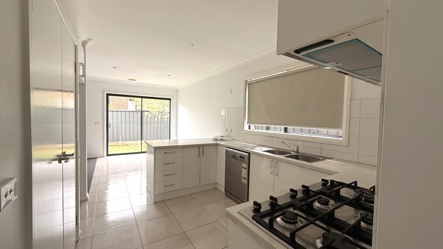 5 Elsham Grove, Truganina, VIC 3029, Truganina - Thumbnail 2