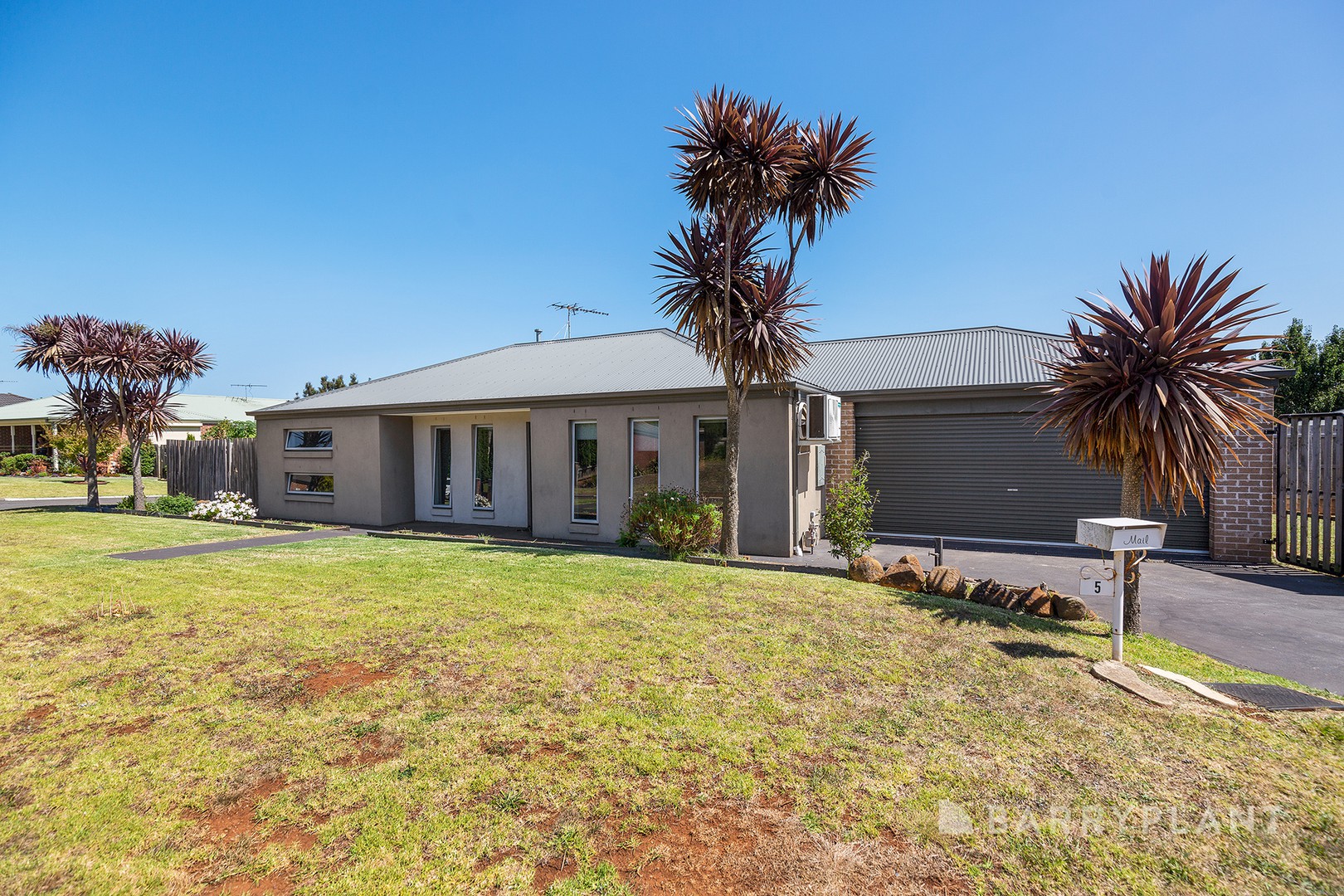 5 Emma Close, Drouin, VIC 3818, Drouin - Thumbnail 2