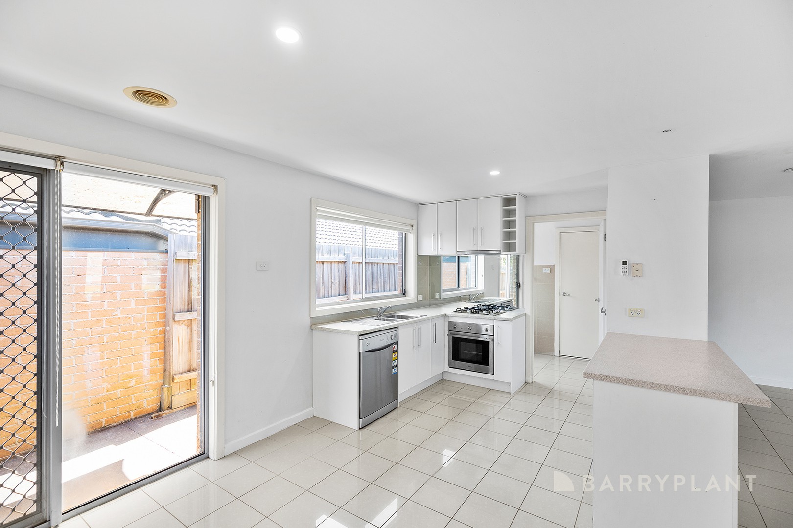 5 Emma Close, Drouin, VIC 3818, Drouin - Thumbnail 4