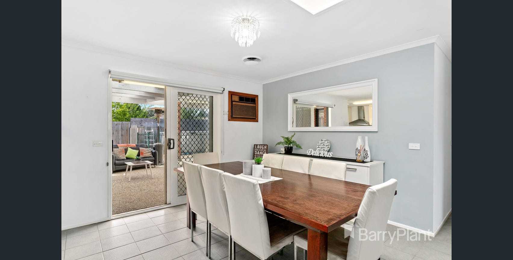 5 Erin Court, Hampton Park, VIC 3976 - Thumbnail 2 - 05/05/2026