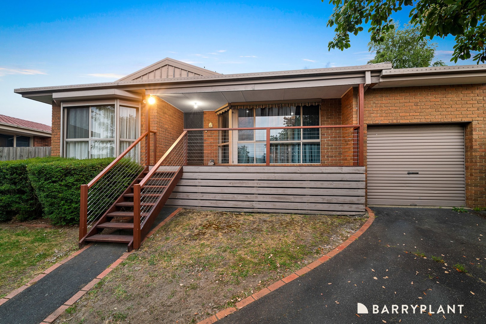 5 Ezard Close, Berwick, VIC 3806 - Thumbnail 2 - 15/01/2024