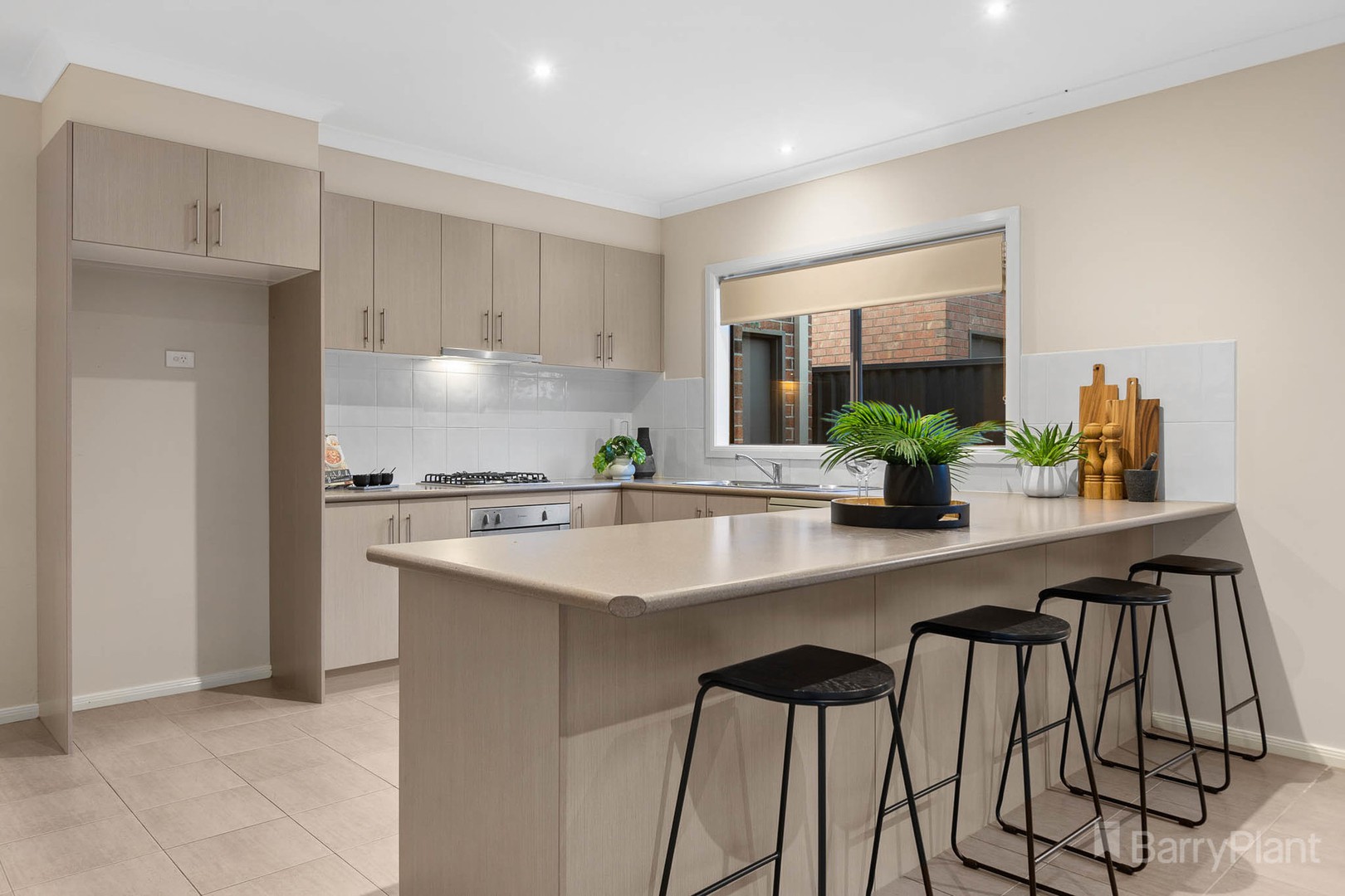 5 Fairchild Place, Pakenham, VIC 3810, Pakenham - Thumbnail 4