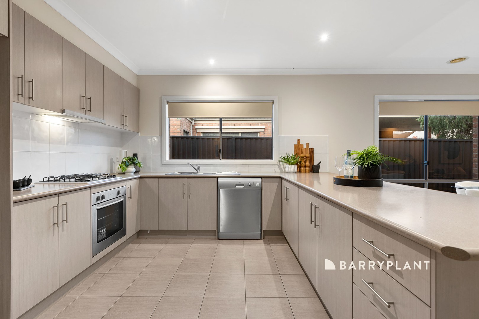 5 Fairchild Place, Pakenham, VIC 3810, Pakenham - Thumbnail 5