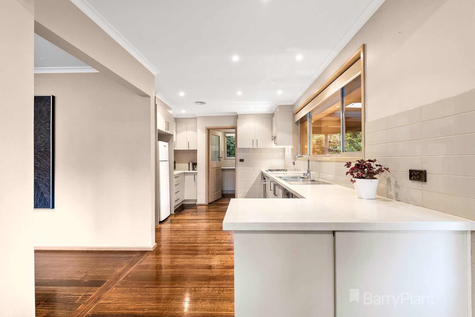 5 Fritzlaff Court, Berwick, VIC 3806 - Thumbnail 2 - 07/03/2022