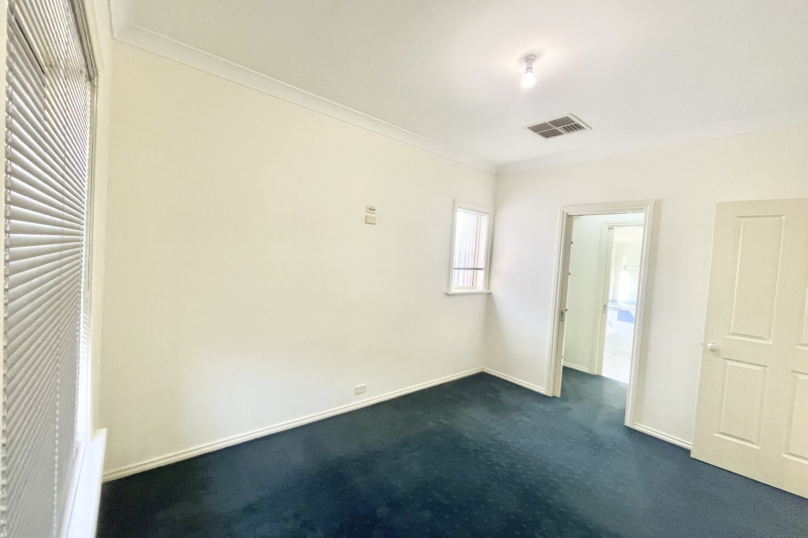 5 Gill Place, Caroline Springs, VIC 3023 - Thumbnail 2 - 21/05/2025