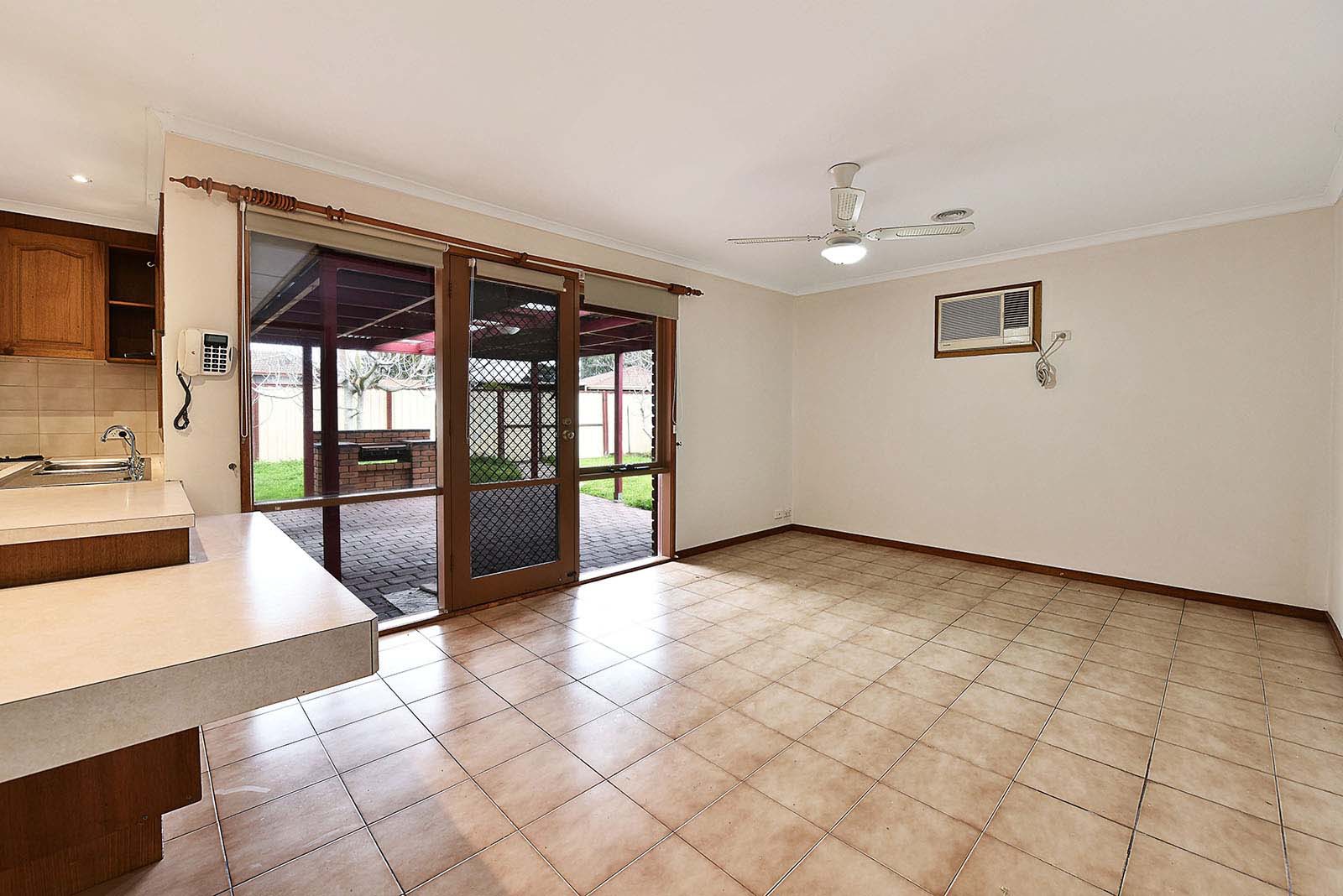 5 Gillingham Cres, Craigieburn, VIC 3064, Craigieburn - Thumbnail 4