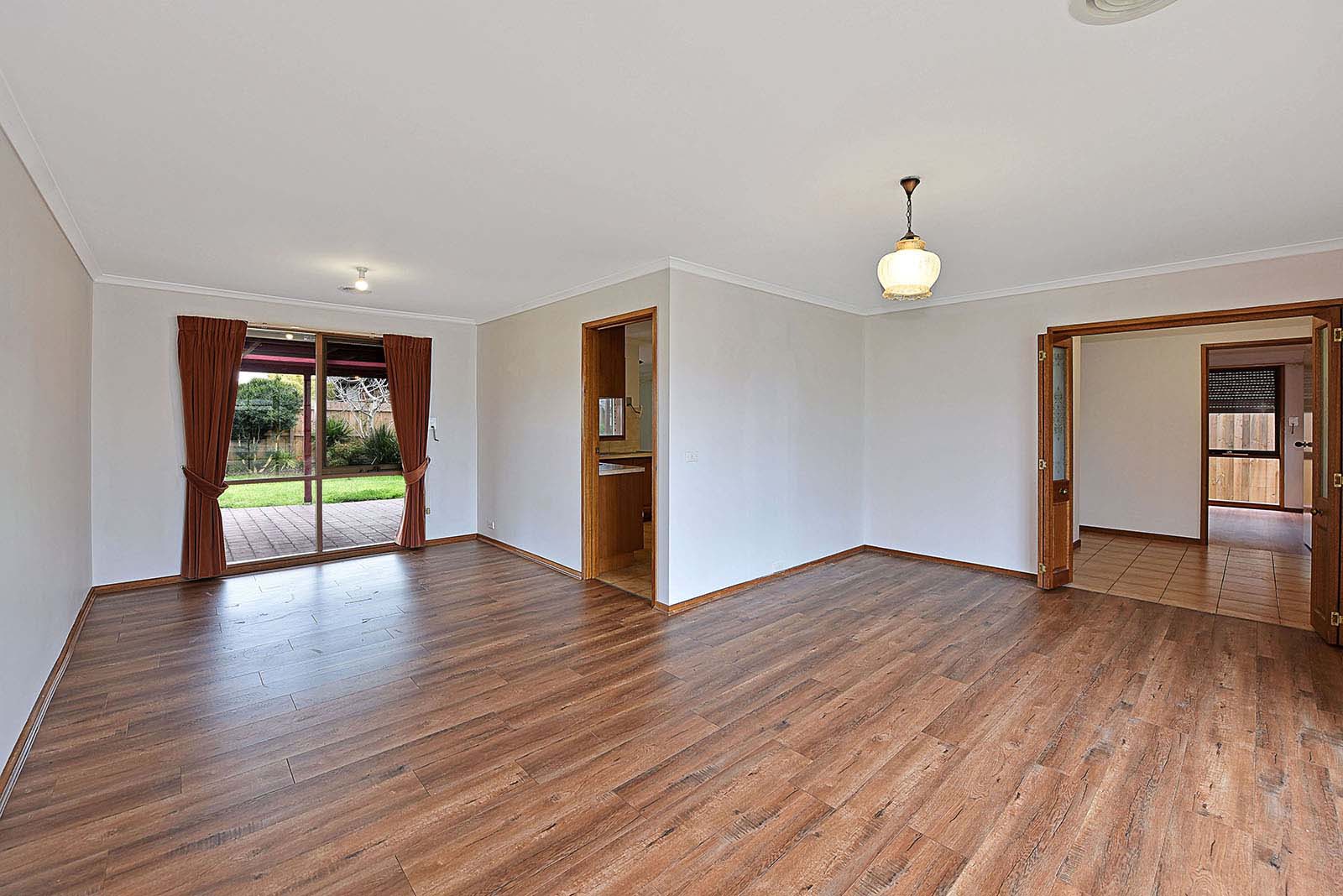5 Gillingham Cres, Craigieburn, VIC 3064, Craigieburn - Thumbnail 2