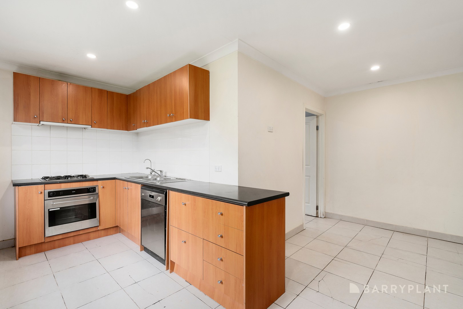 5 Glencairn Avenue, Coburg, VIC 3058, Coburg - Thumbnail 4