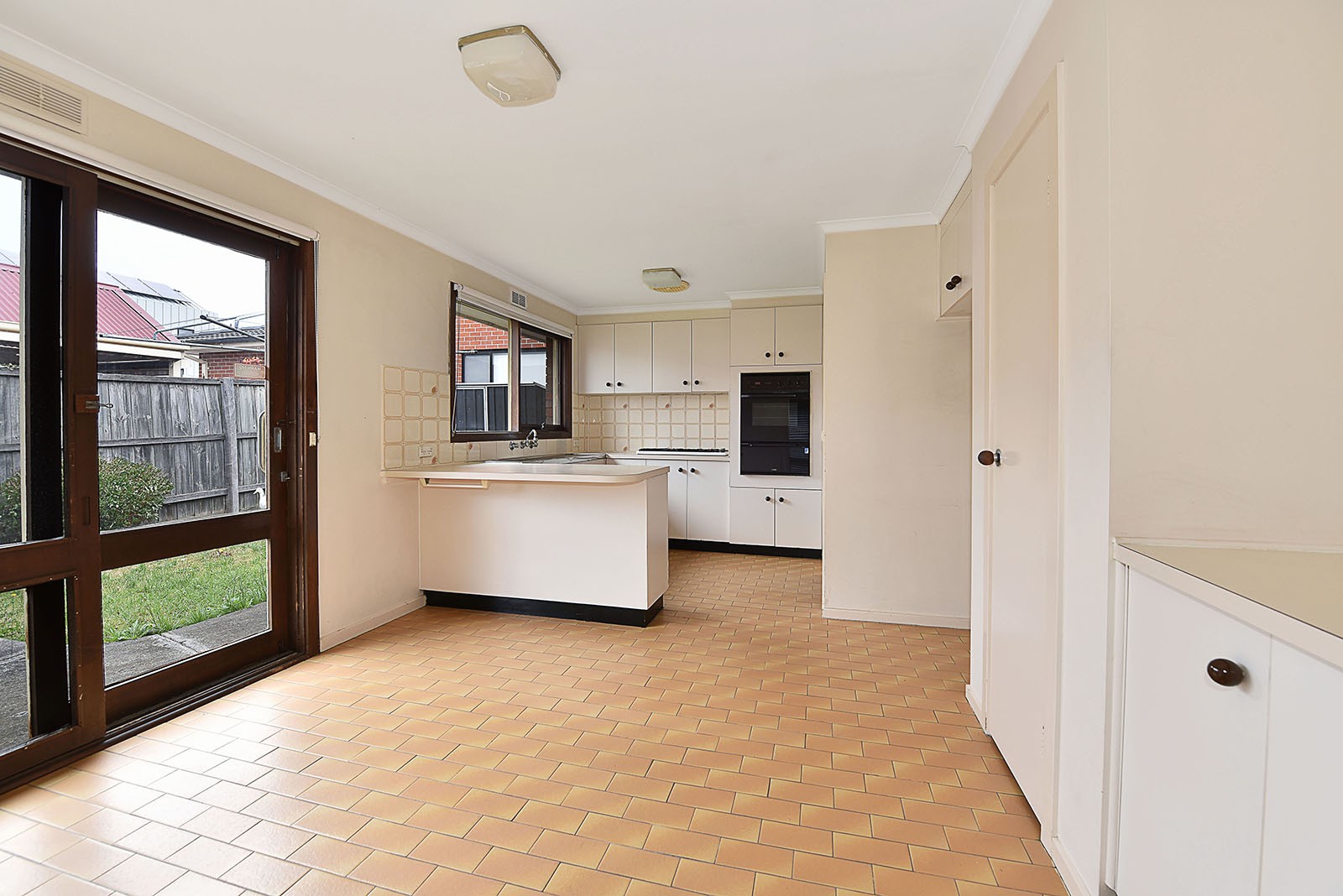 5 Grandview Road, Niddrie, VIC 3042, Niddrie - Thumbnail 3