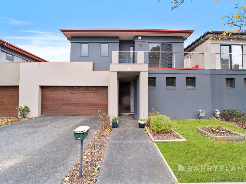 5 Greenhaven Terrace, Berwick, VIC 3806 - Image - 15/07/2026