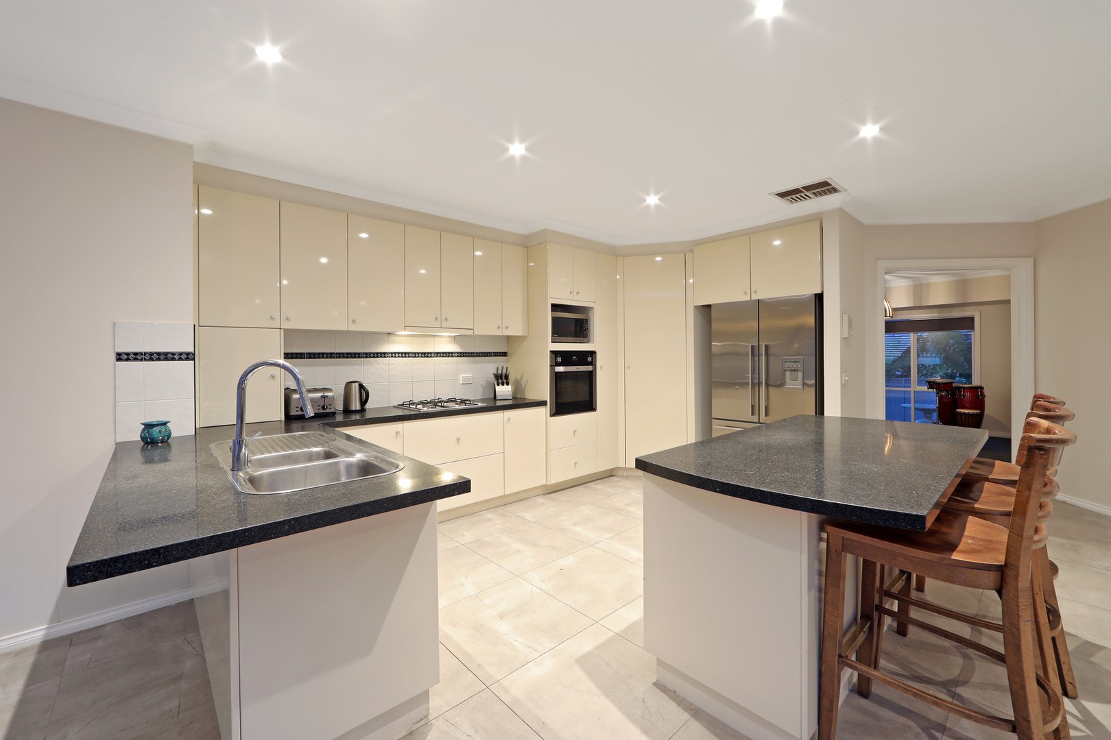 5 Greenview Close, Lysterfield South, VIC 3156, Lysterfield South - Thumbnail 2