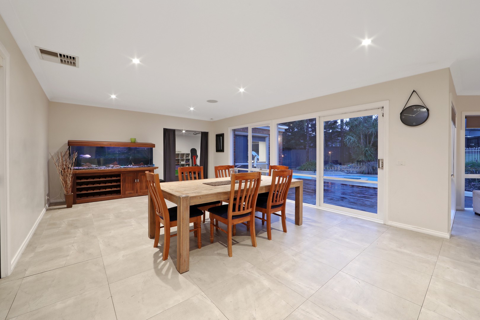 5 Greenview Close, Lysterfield South, VIC 3156, Lysterfield South - Thumbnail 3