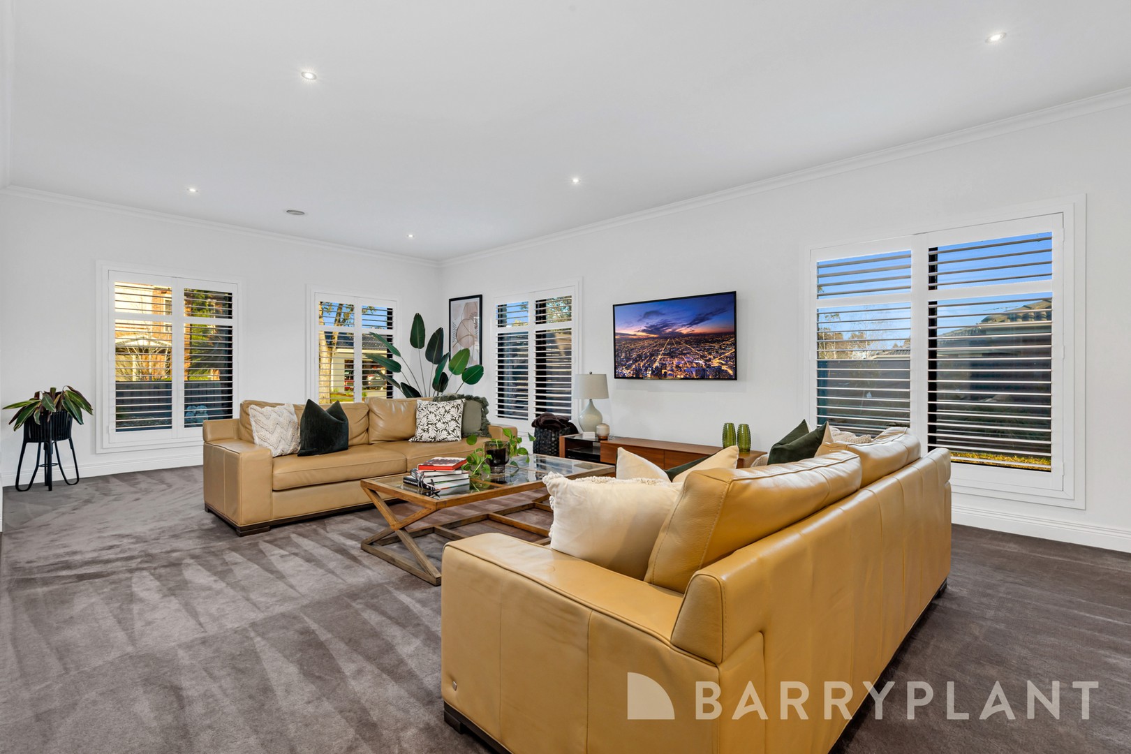 5 Healy Court, Watsonia North, VIC 3087 - Thumbnail 2 - 21/08/2024