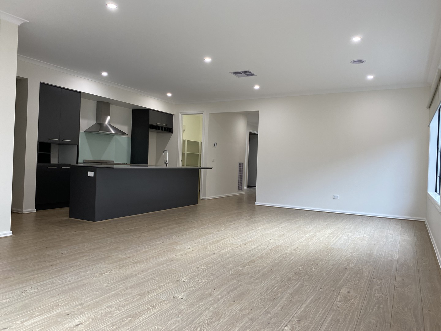 5 Heyfield  Drive, Truganina, VIC 3029, Truganina - Thumbnail 2