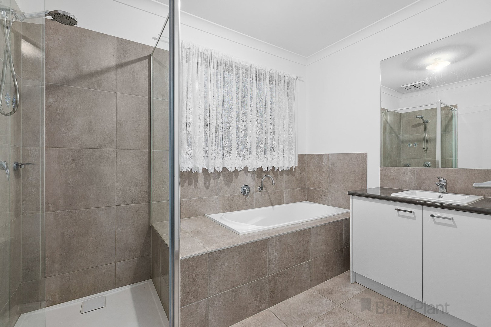 5 Highgrove Drive, Pakenham, VIC 3810, Pakenham - Thumbnail 5