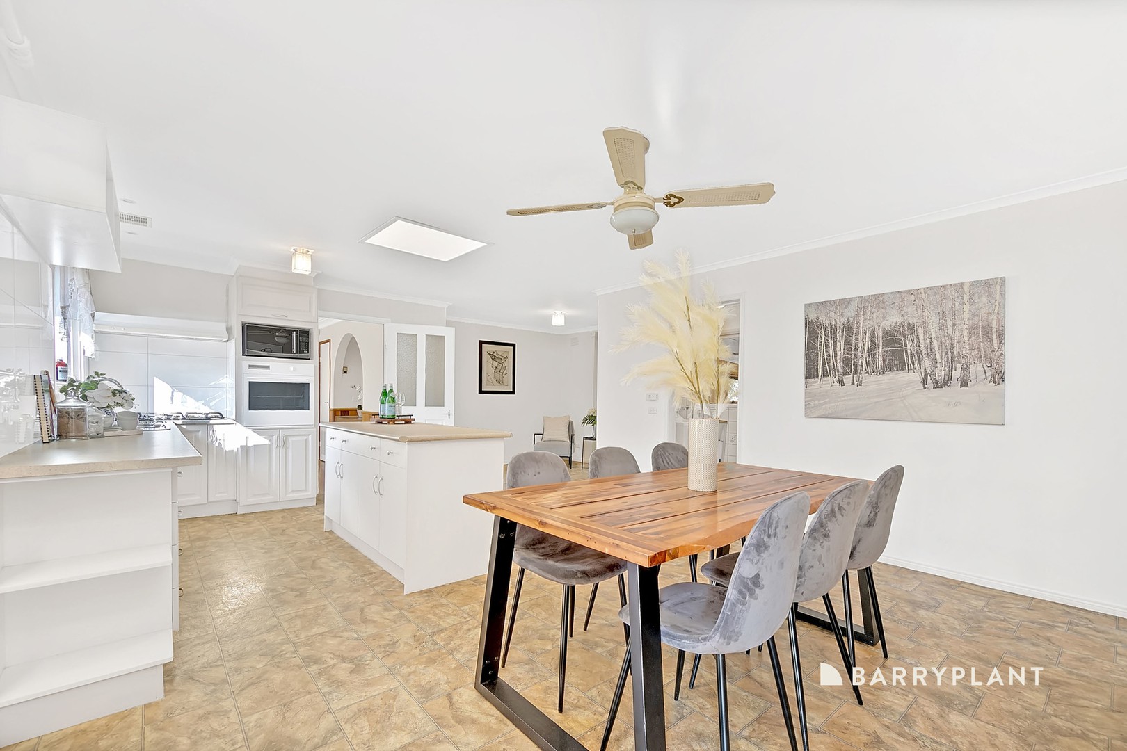 5 Hogan Place, Mill Park, VIC 3082, Mill Park - Thumbnail 4