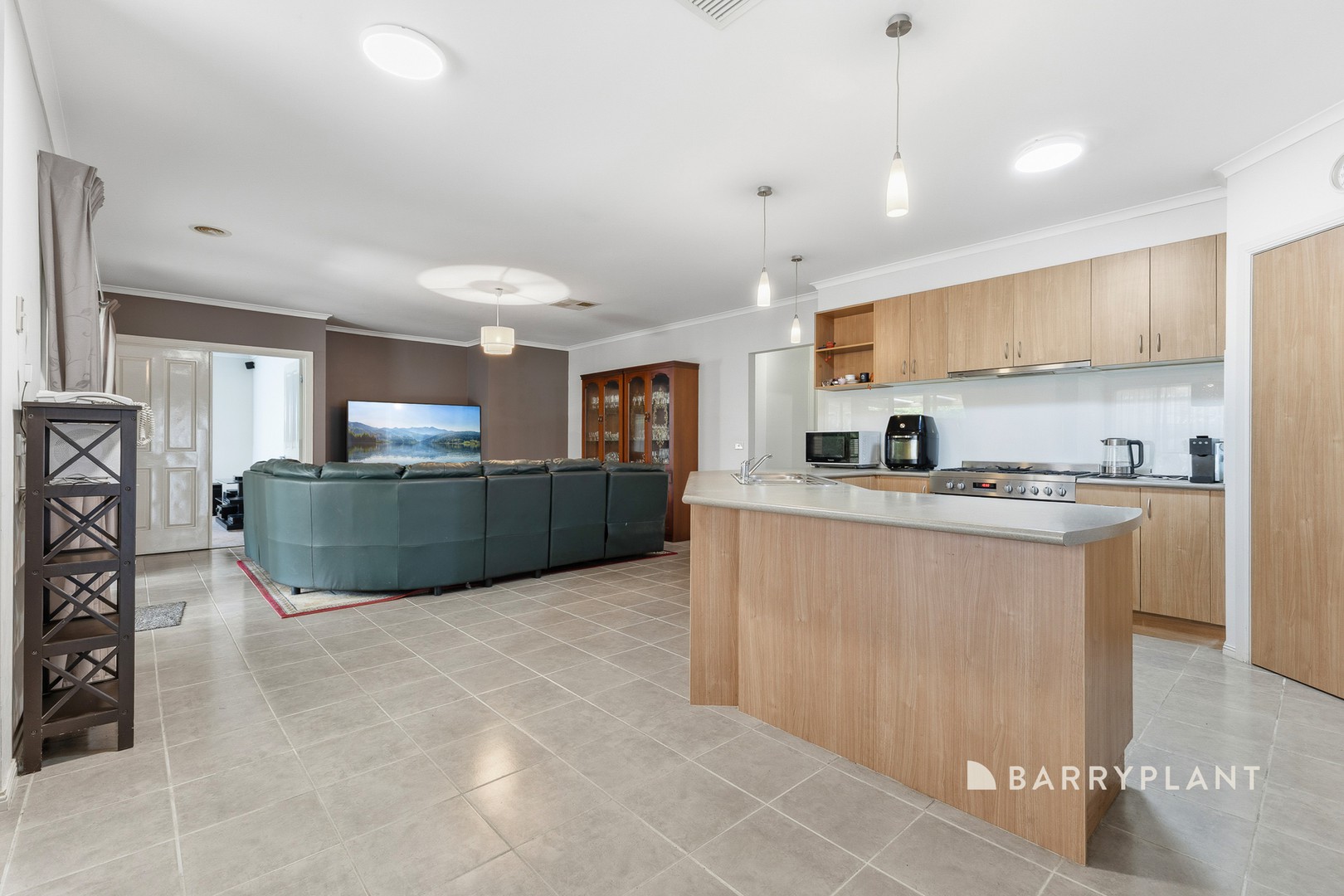 5 Honeyeater Way, Pakenham, VIC 3810, Pakenham - Thumbnail 4