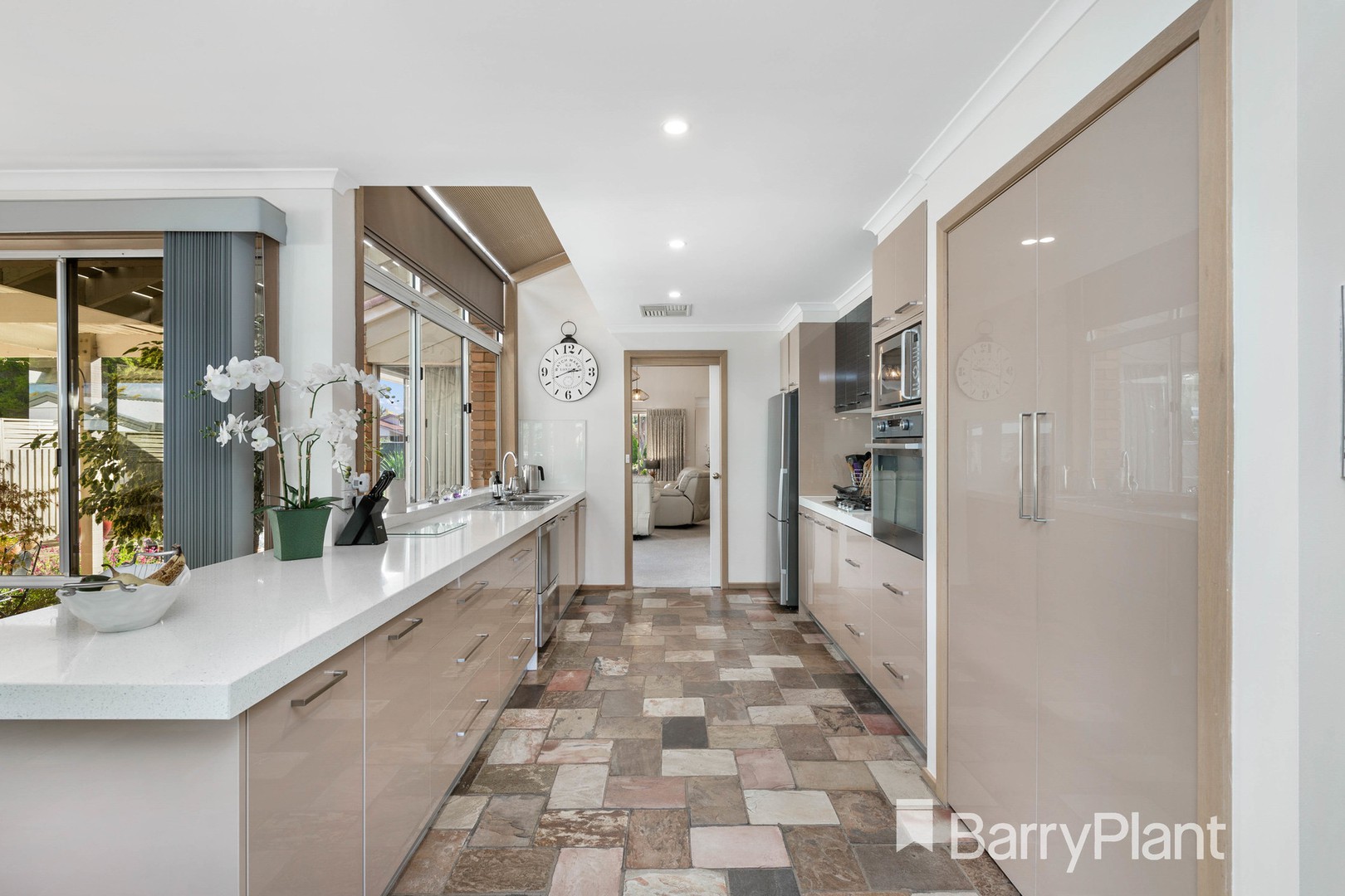 5 Hungerford Drive, Brookfield, VIC 3338, Brookfield - Thumbnail 2