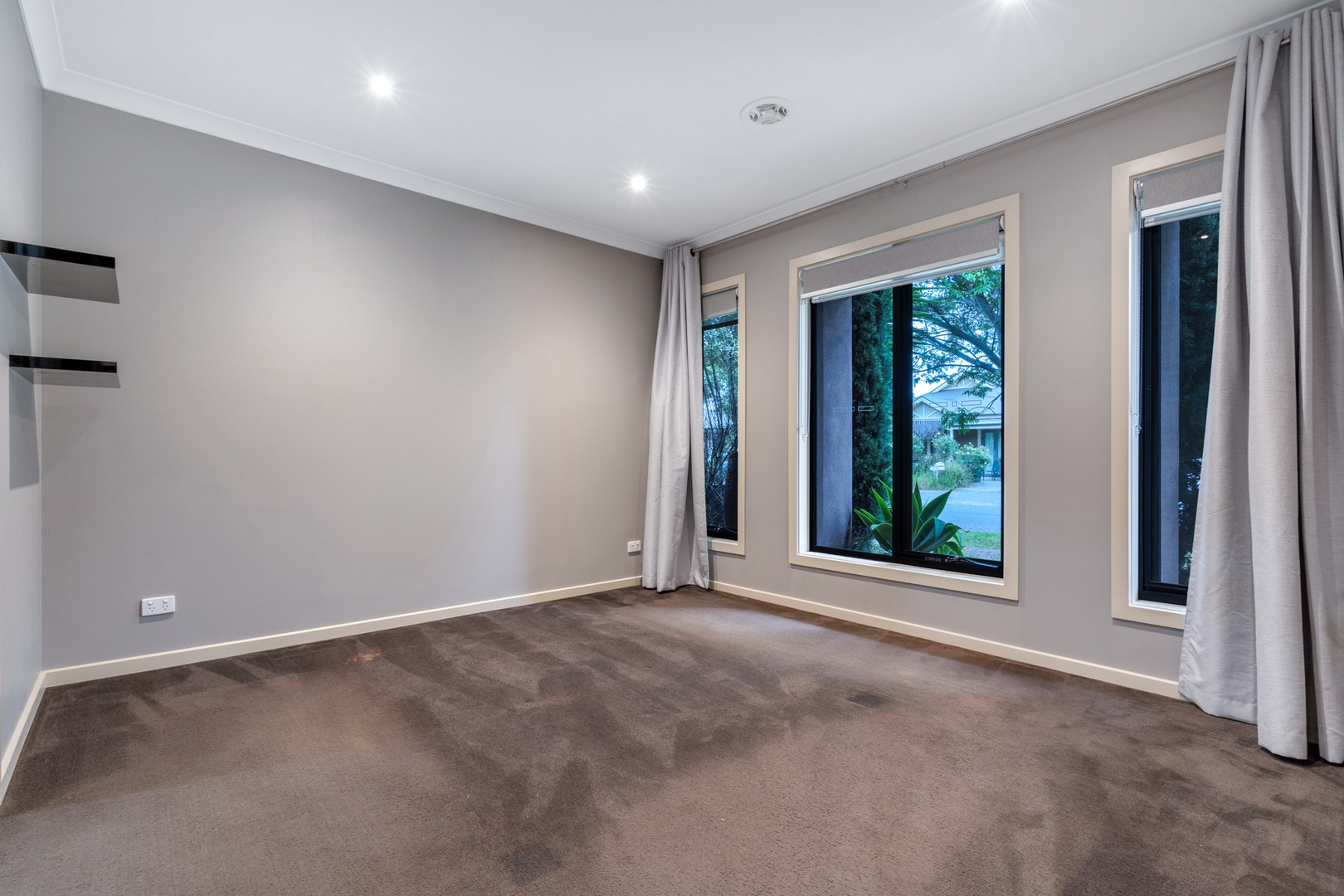 5 Huntingfield Street, Craigieburn, VIC 3064, Craigieburn - Thumbnail 5