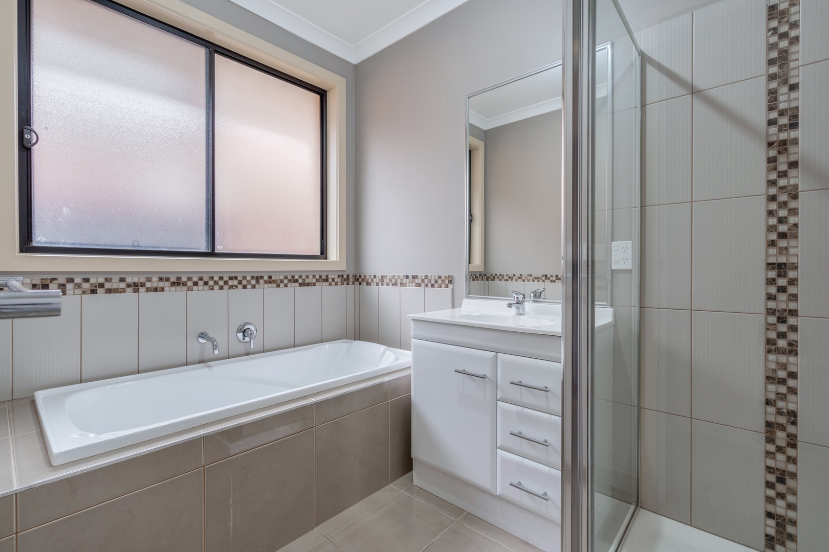5 Huntingfield Street, Craigieburn, VIC 3064, Craigieburn - Thumbnail 8