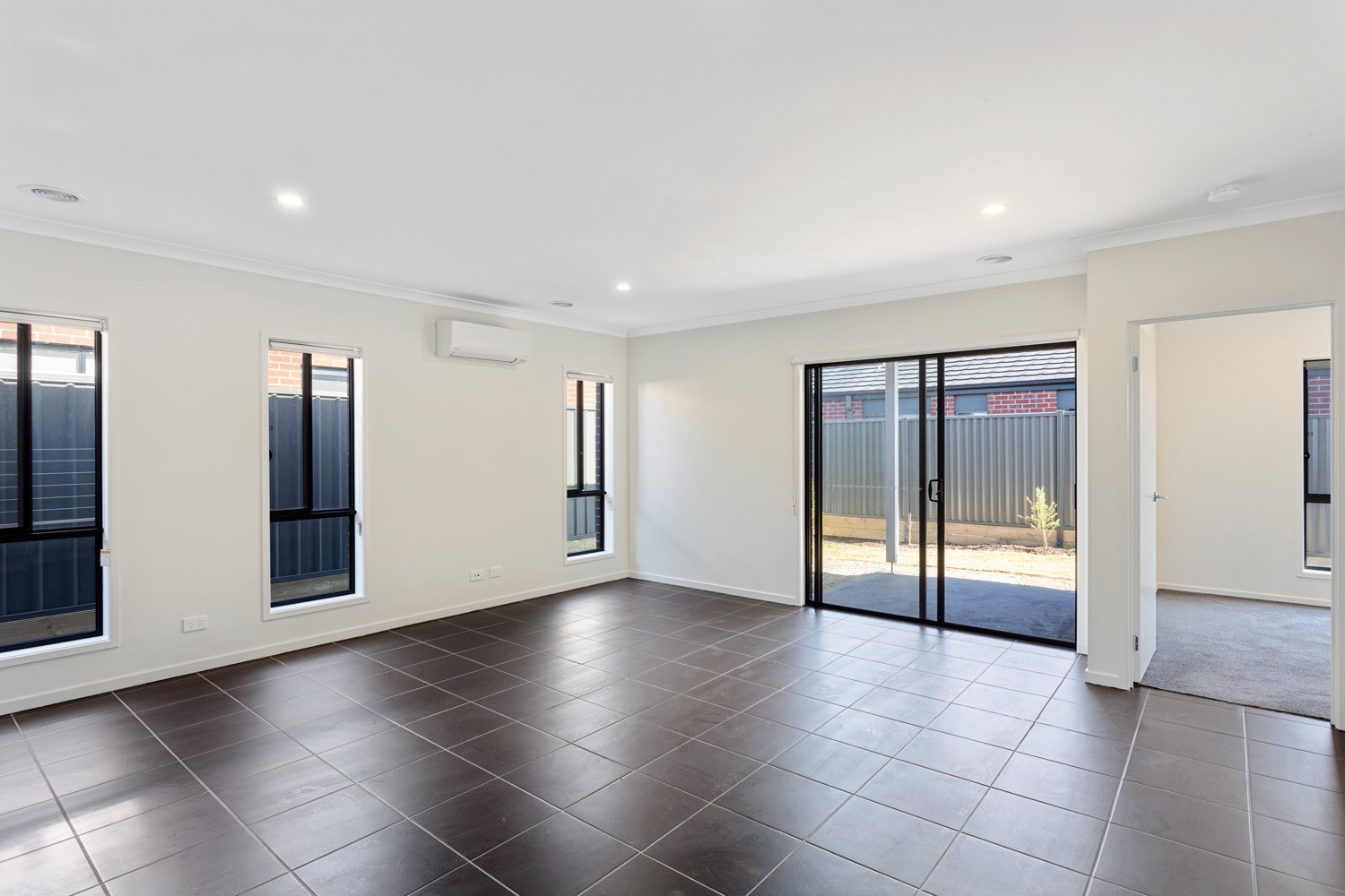 5 Huon  Street, Tarneit, VIC 3029 - Thumbnail 2 - 17/11/2021