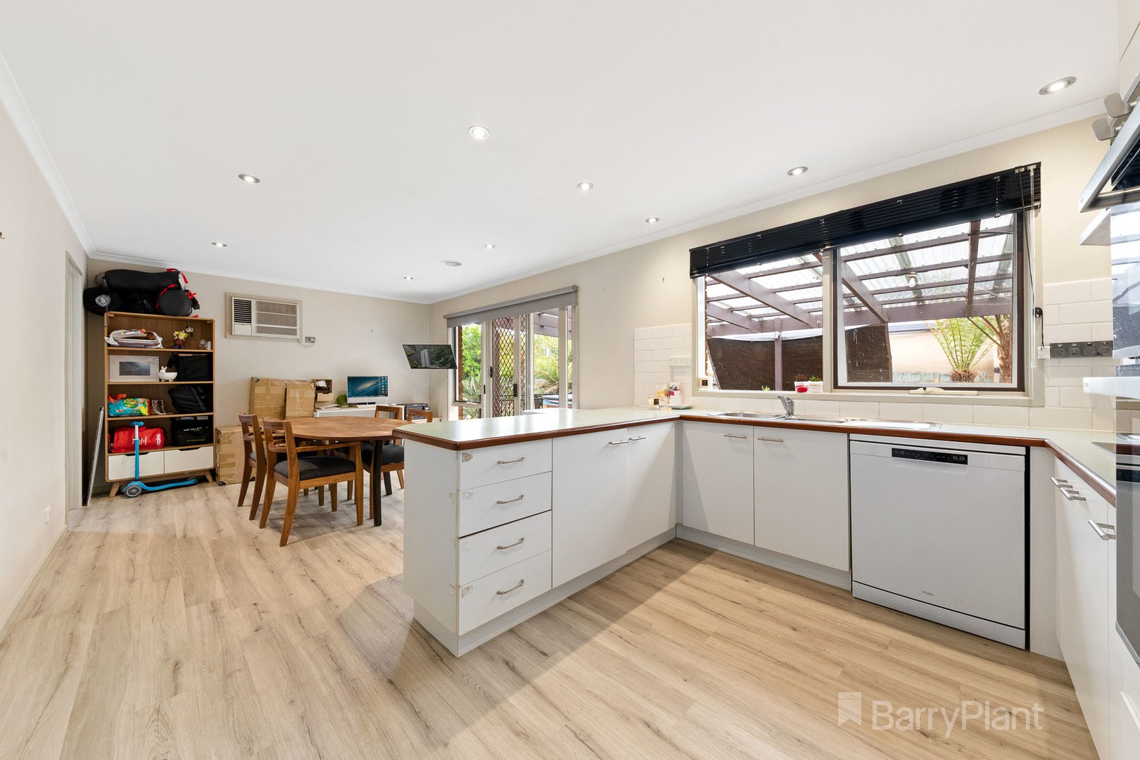 5 Ireland Avenue, Narre Warren, VIC 3805, Narre Warren - Thumbnail 6
