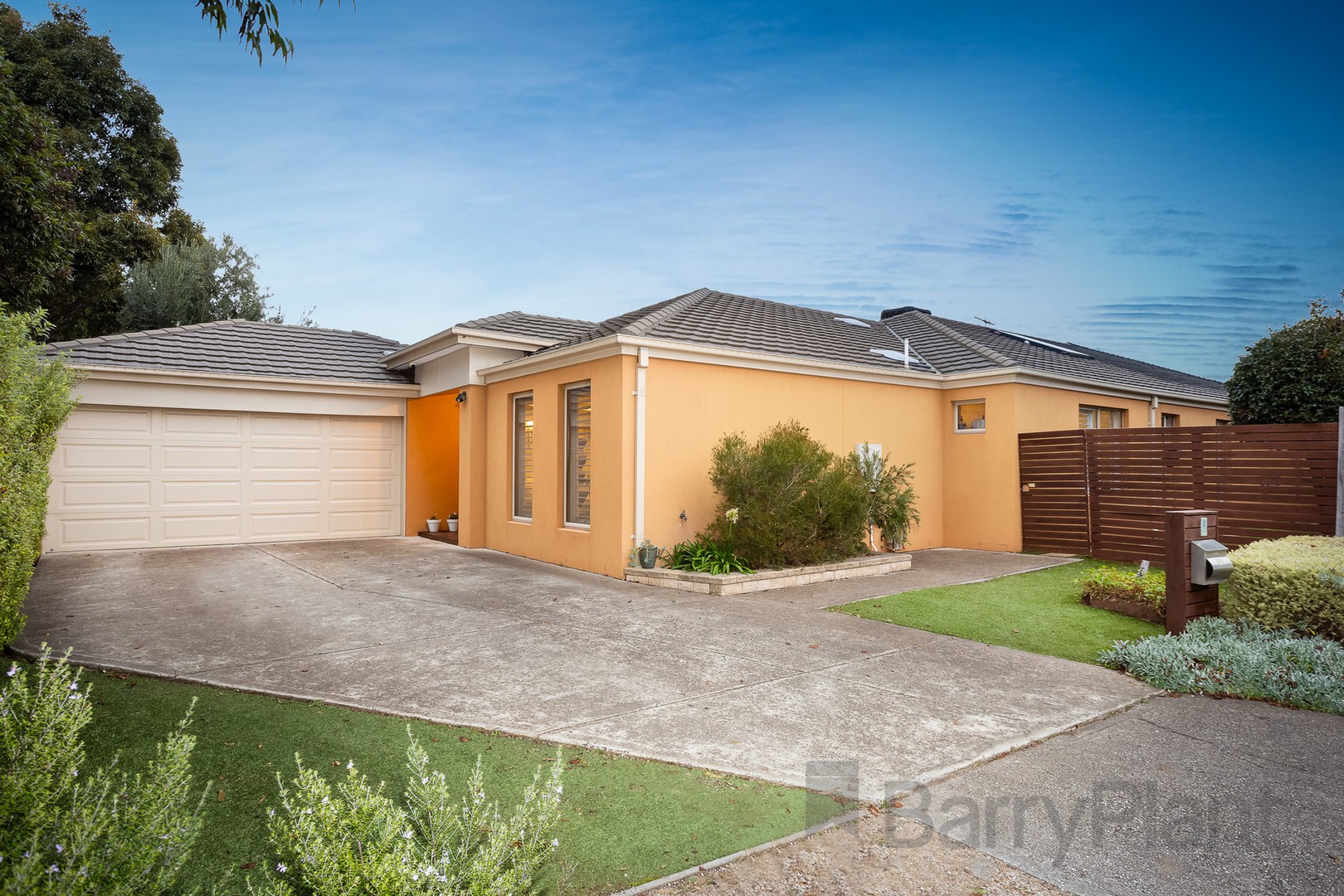 5 Iris Place, Point Cook, VIC 3030 - Thumbnail 2 - 06/07/2022