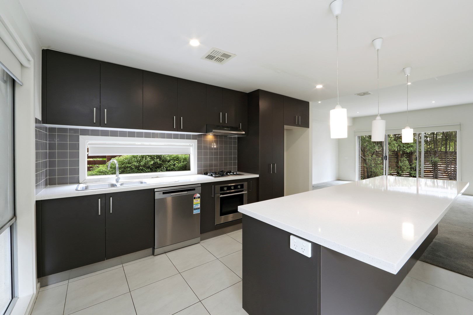 5 Janlea Close, Rowville, VIC 3178 - Thumbnail 2 - 14/01/2026