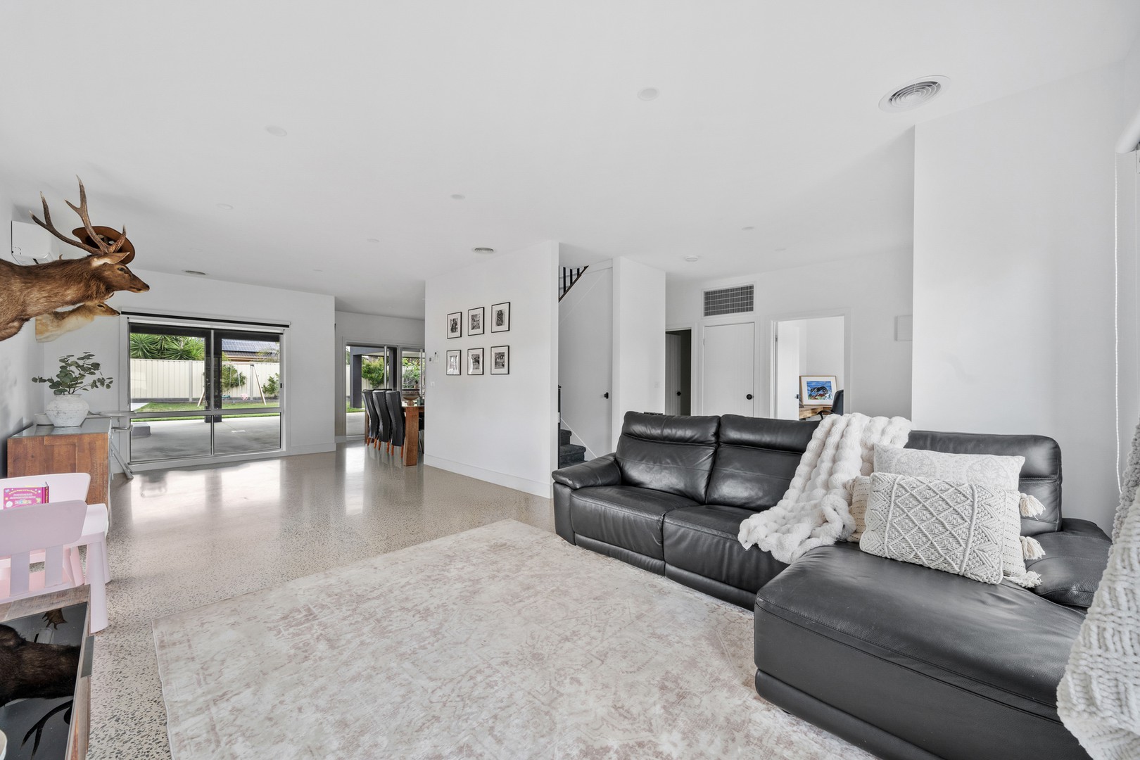 5 Jenny Court, Hillside, VIC 3037, Hillside - Thumbnail 3