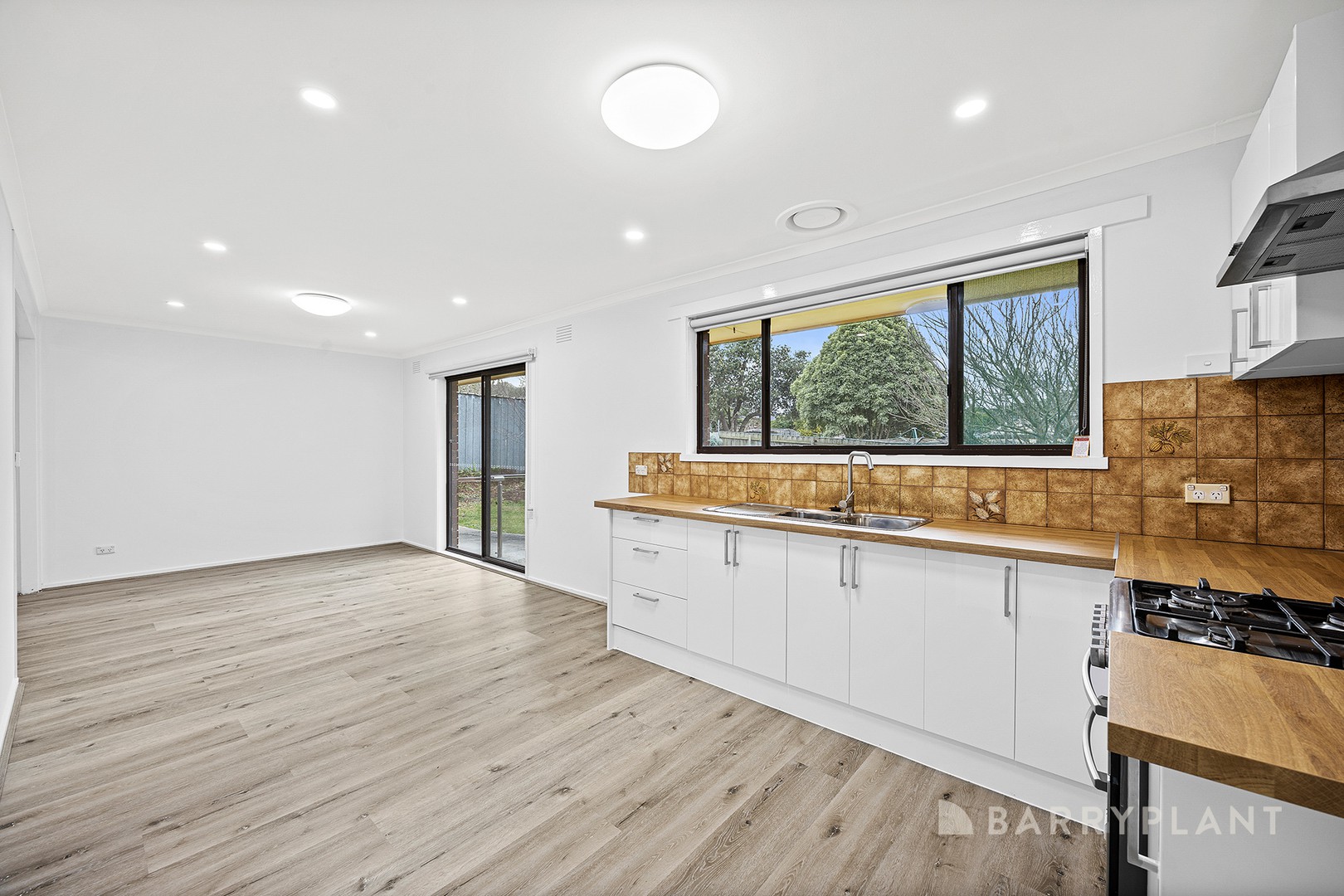 5 Johnson Avenue, Drouin, VIC 3818 - Thumbnail 2 - 21/09/2026