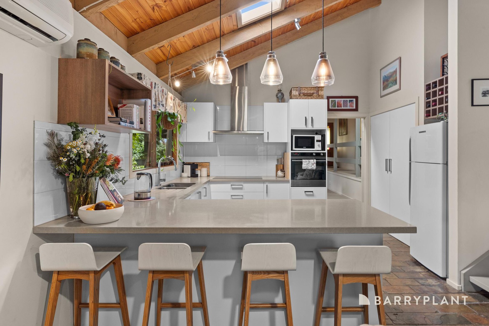5 Kitchener Parade, Cockatoo, VIC 3781, Cockatoo - Thumbnail 2