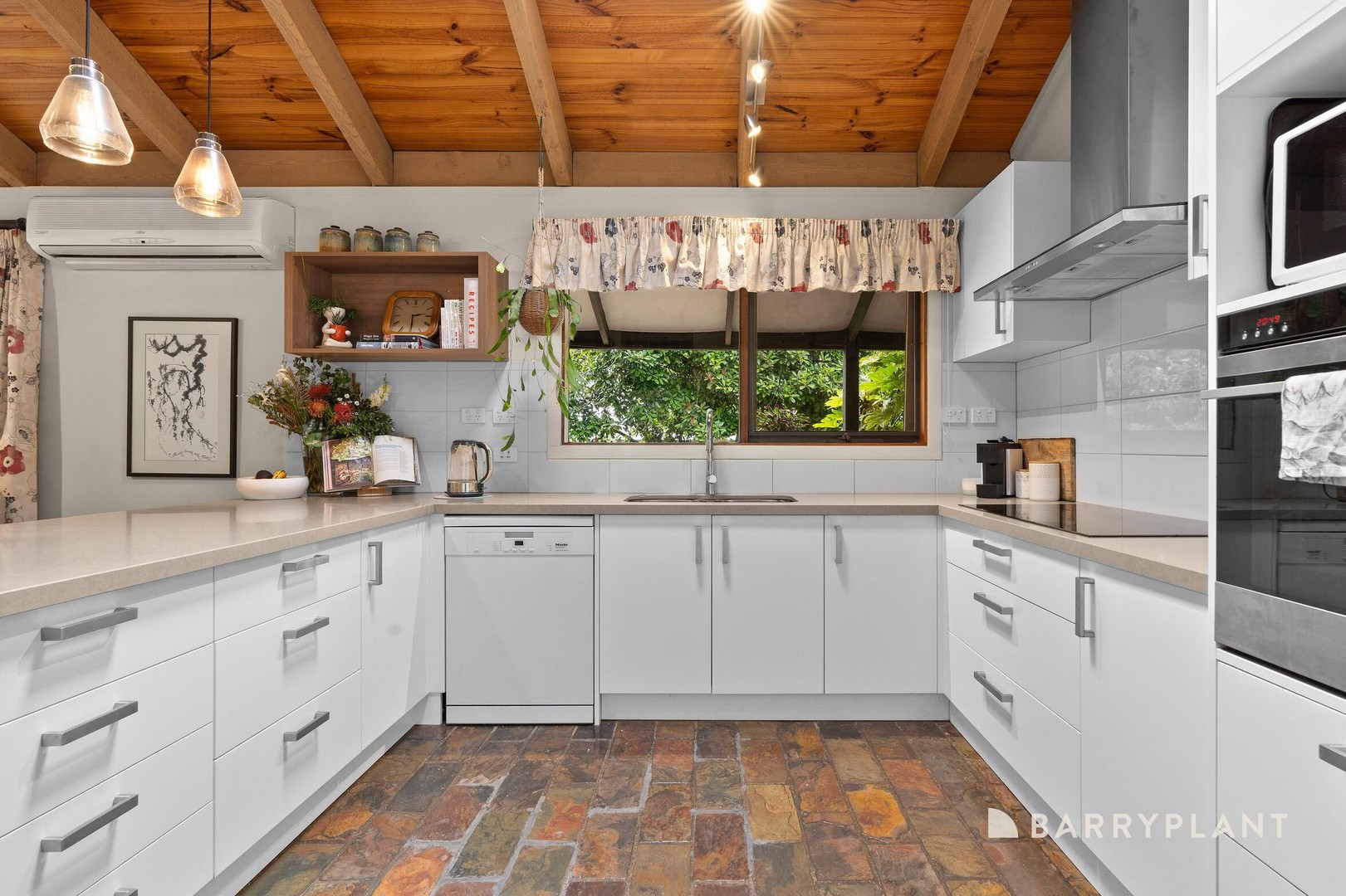 5 Kitchener Parade, Cockatoo, VIC 3781, Cockatoo - Thumbnail 3