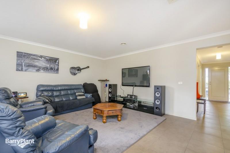 5 Lemongrass Circuit, Point Cook, VIC 3030 - Thumbnail 1 - 30/06/2025