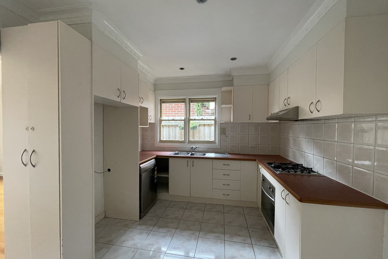 5 Liston Avenue, Reservoir, VIC 3073, Reservoir - Thumbnail 4
