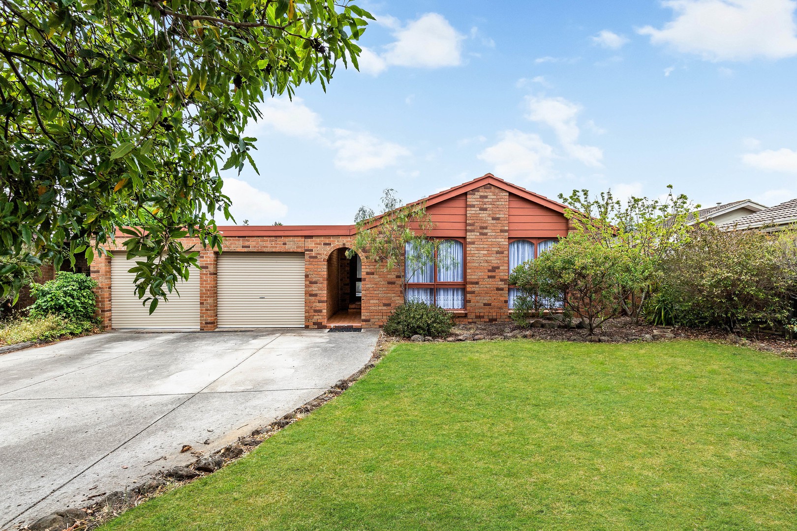 5 Mallacoota Court, Taylors Lakes, VIC 3038 - Thumbnail 2 - 21/11/2023