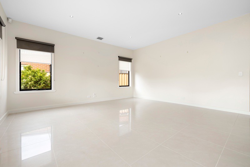 5 Manta Court, Werribee, VIC 3030 - Thumbnail 1 - 24/10/2025