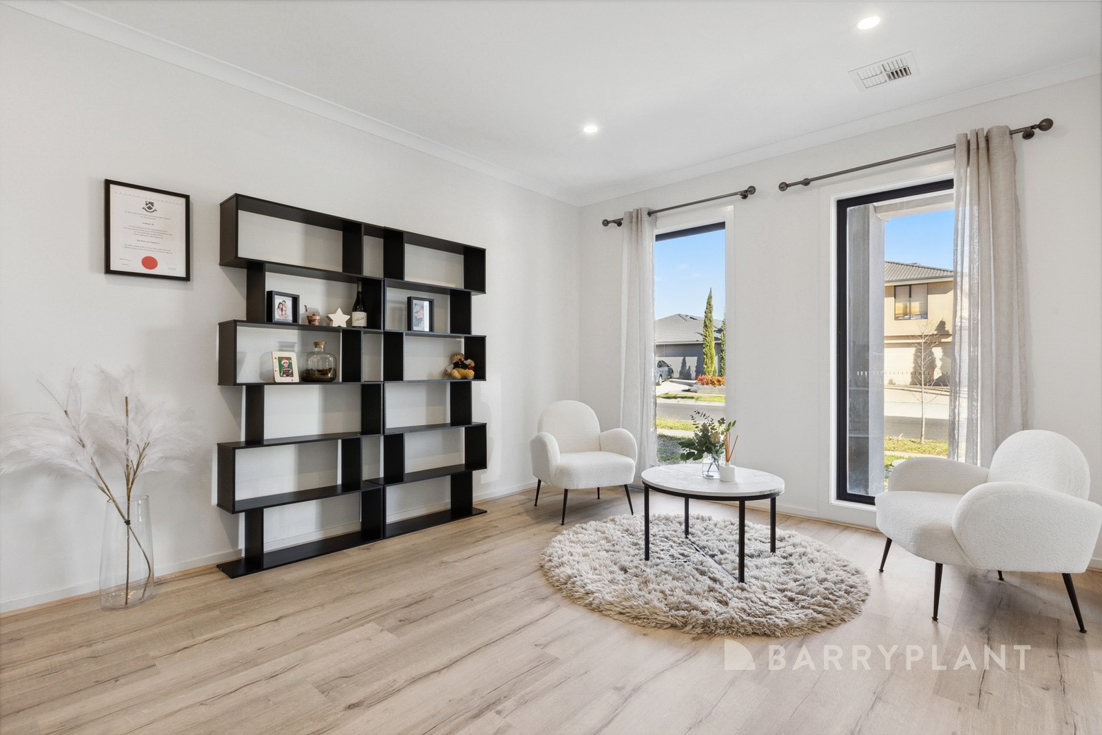 5 Mayday Drive, Cranbourne West, VIC 3977 - Thumbnail 2 - 22/04/2025