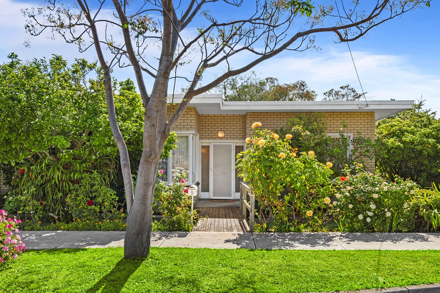 5 McDonnell Road, Coburg North, VIC 3058 - Thumbnail 2 - 10/11/2023