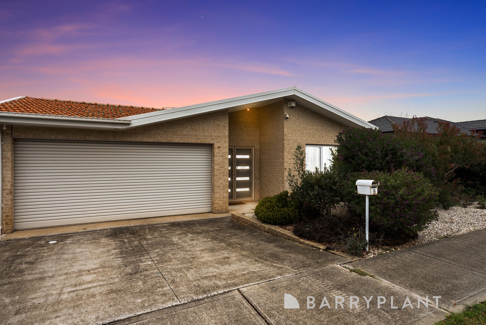 5 Melrome Court, Kurunjang, VIC 3337, Kurunjang - Thumbnail 2