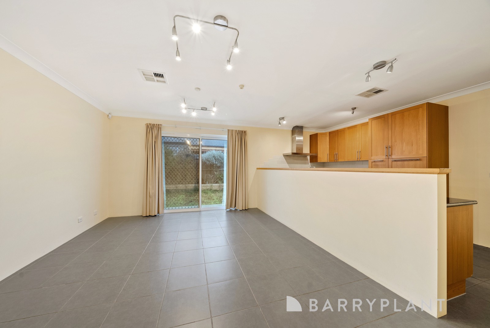 5 Melrome Court, Kurunjang, VIC 3337, Kurunjang - Thumbnail 5