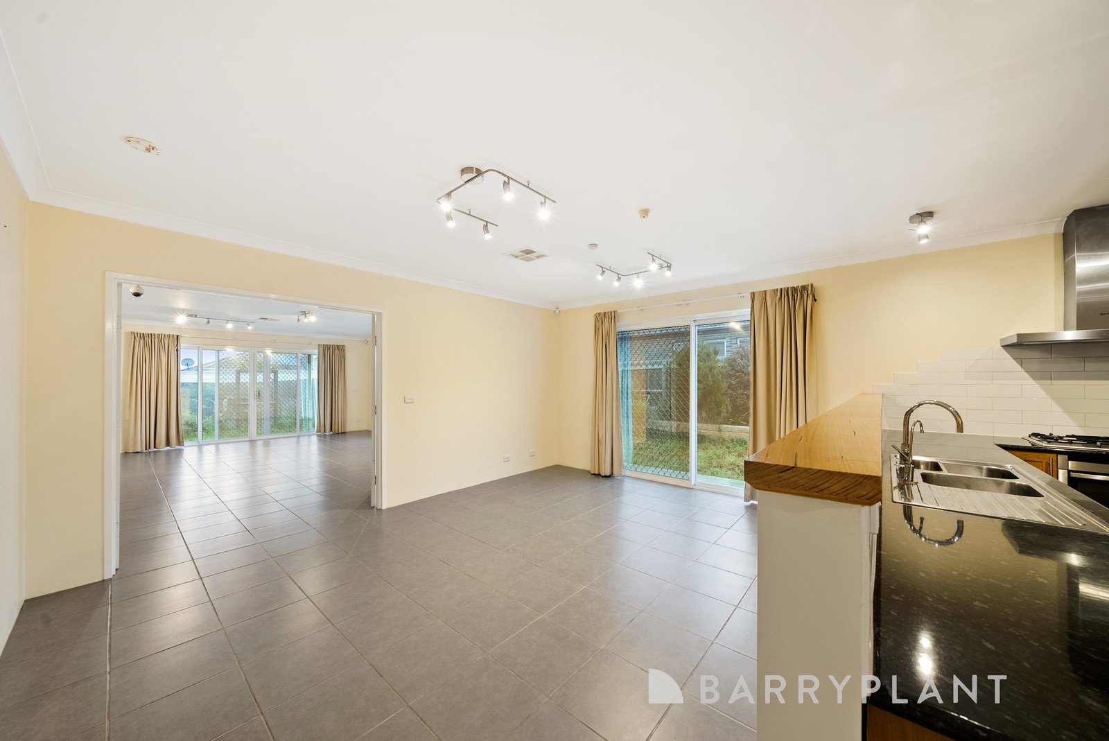 5 Melrome Court, Kurunjang, VIC 3337, Kurunjang - Thumbnail 7