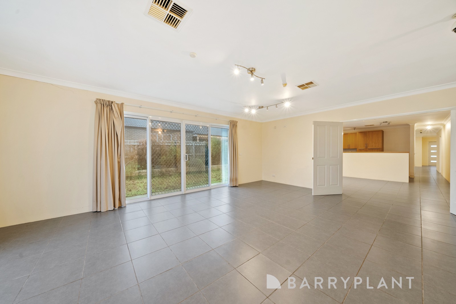 5 Melrome Court, Kurunjang, VIC 3337, Kurunjang - Thumbnail 8