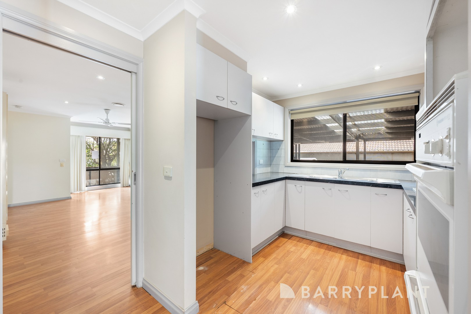 5 Merdon Place, Kurunjang, VIC 3337, Kurunjang - Thumbnail 6