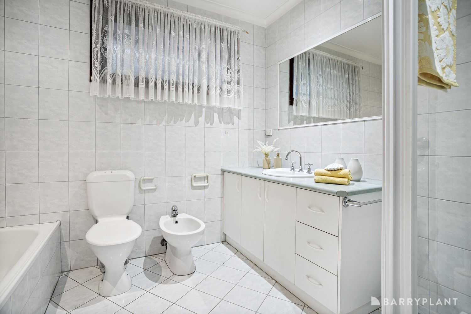 5 Michelle Avenue, Watsonia North, VIC 3087, Watsonia North - Thumbnail 3