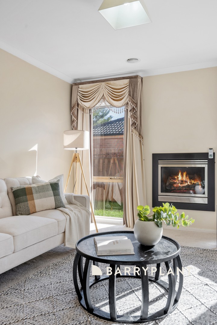 5 Misty Close, Berwick, VIC 3806 - Thumbnail 2 - 03/04/2025