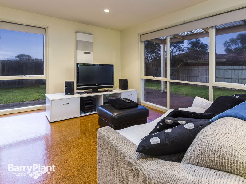 5 Moorhead Avenue, Mornington, VIC 3931, Mornington - Thumbnail 2