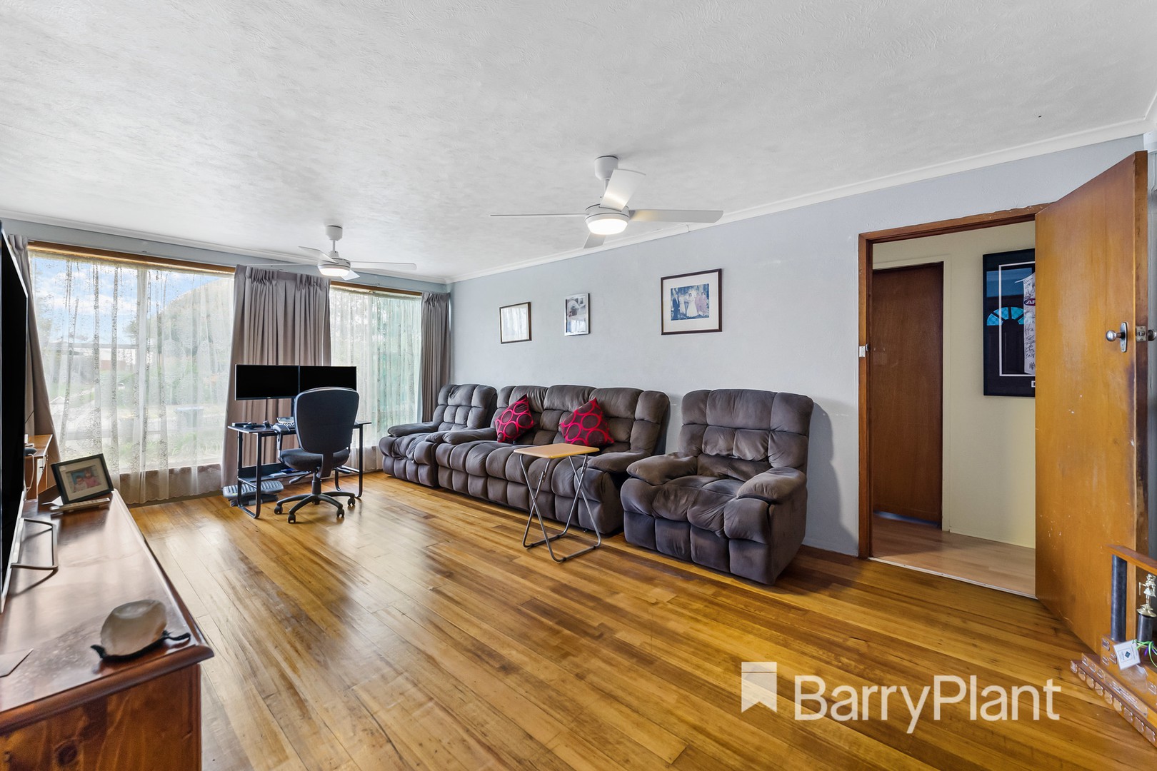 5 Muirhead Crescent, Werribee, VIC 3030, Werribee - Thumbnail 3
