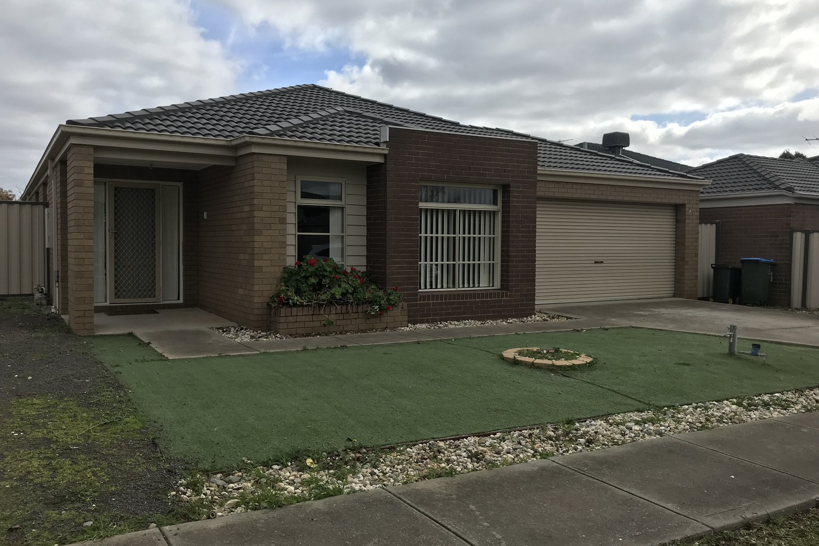 5 Muros Close, Point Cook, VIC 3030 - Thumbnail 1 - 09/05/2026